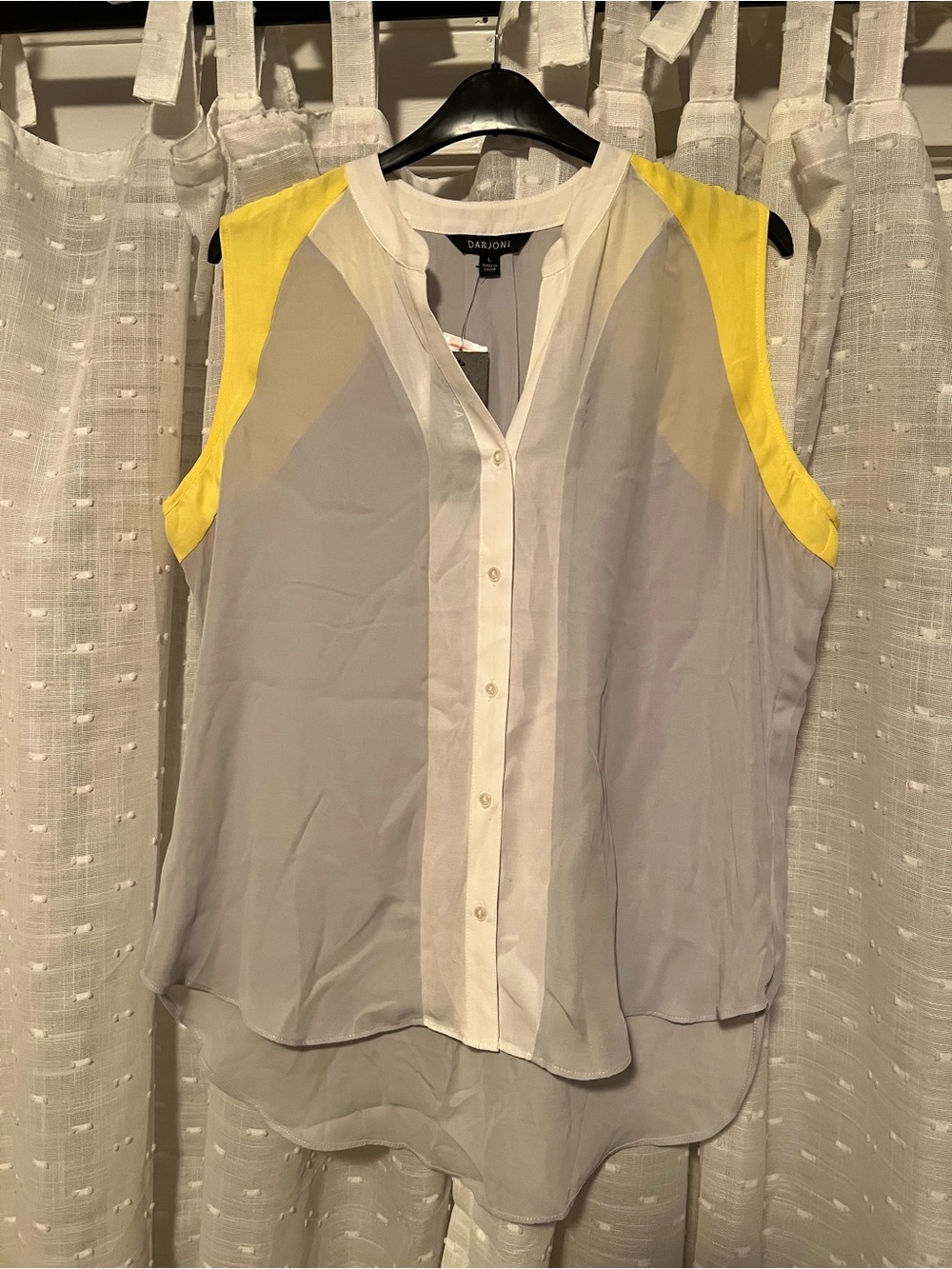 Darjoni Sleeveless Colorblock Blouse in Gray and Yellow